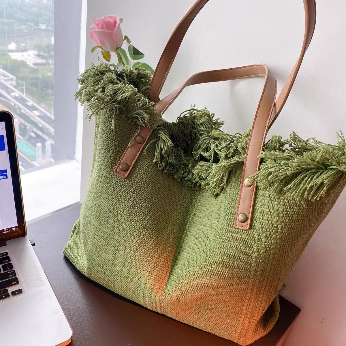 Fashionable Beach Bag – Oversized Travel Tote for Pool, Picnic & Vacation
